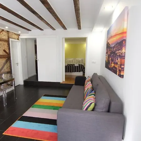 Pied A Terre Tram 28 Lisboa